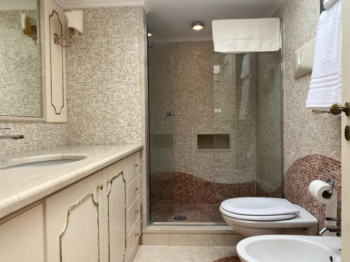 “La Pinta” Elegante Appartamento Al Vomero เนเปิลส์ ภายนอก รูปภาพ