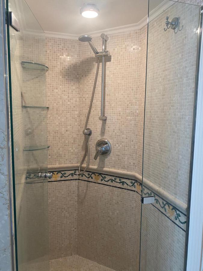 “La Pinta” Elegante Appartamento Al Vomero เนเปิลส์ ภายนอก รูปภาพ